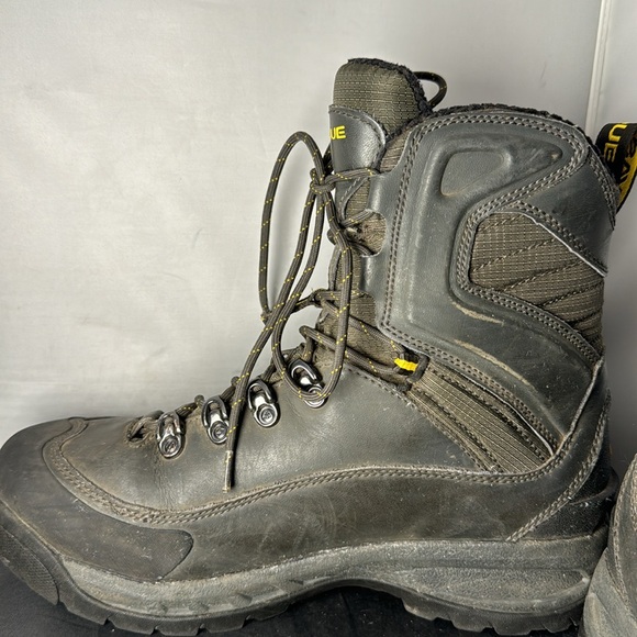 Vasque SnowBurban UltraDry Winter Boot - Mens size 8 M
Style 7804 waterproof - Picture 14 of 15